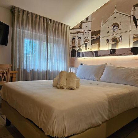 Hotel Cladan อัสซิซี ภายนอก รูปภาพ