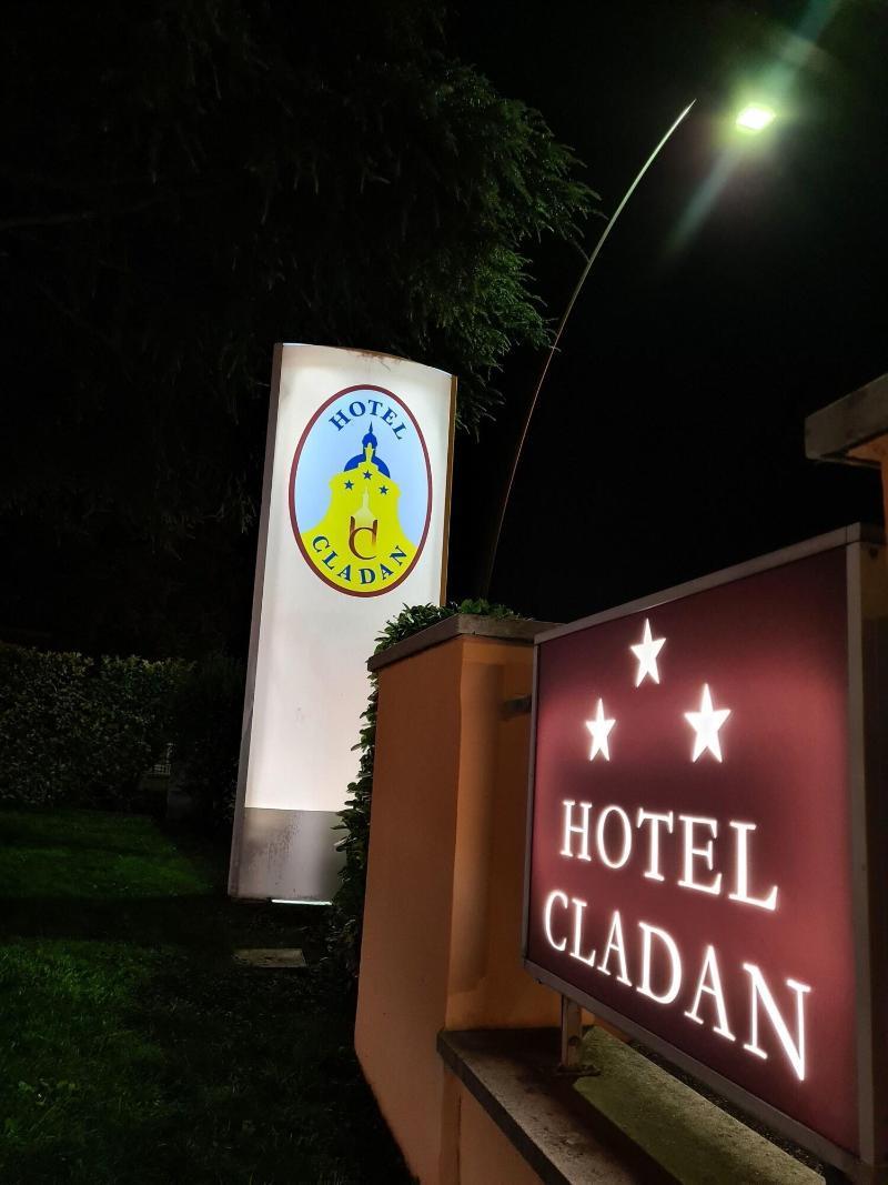 Hotel Cladan อัสซิซี ภายนอก รูปภาพ