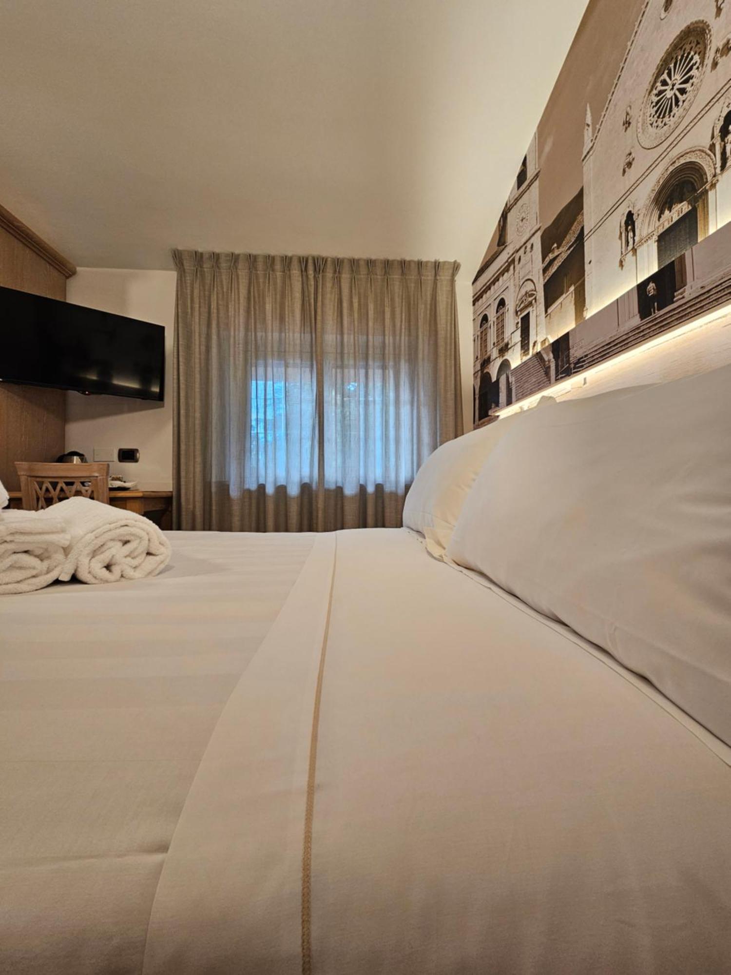 Hotel Cladan อัสซิซี ภายนอก รูปภาพ